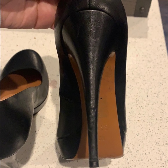 Black Leather Gucci Pumps - Picture 5 of 6